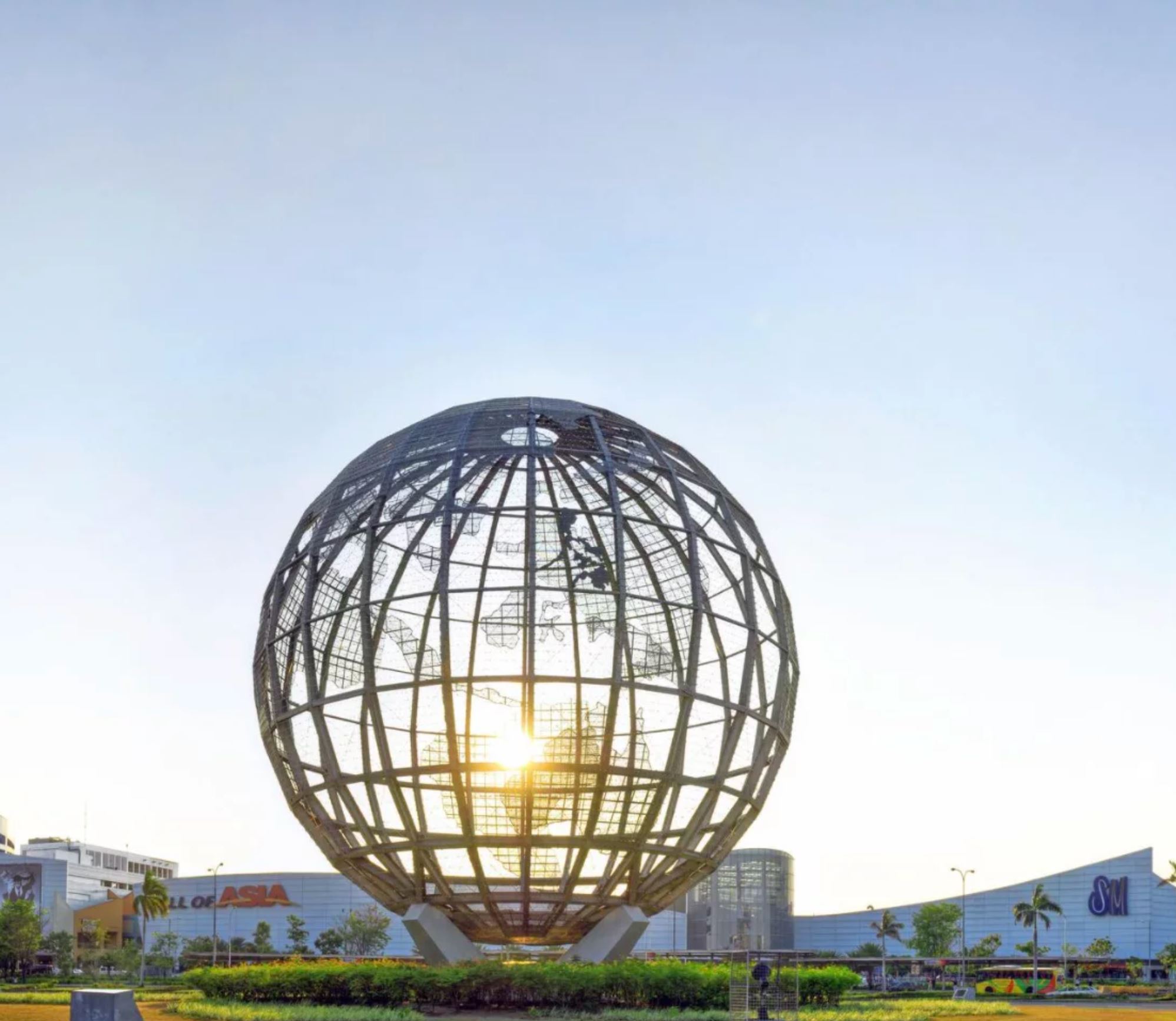 SM MOA Globe